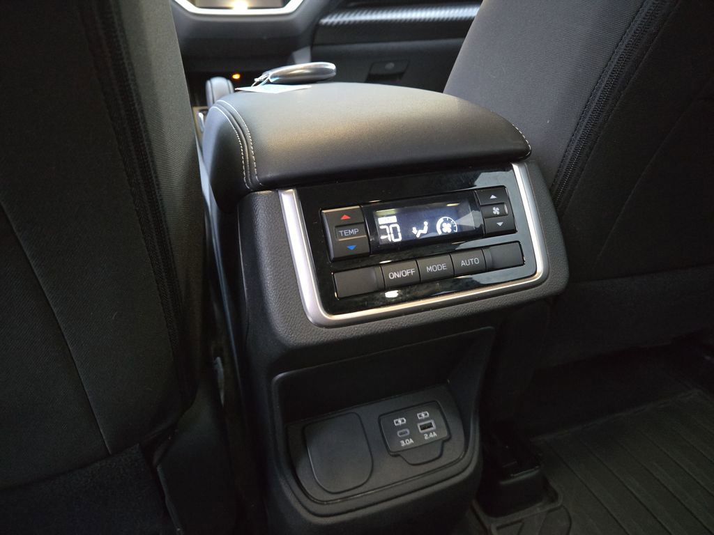 Used 2025 Subaru Ascent Premium image 31