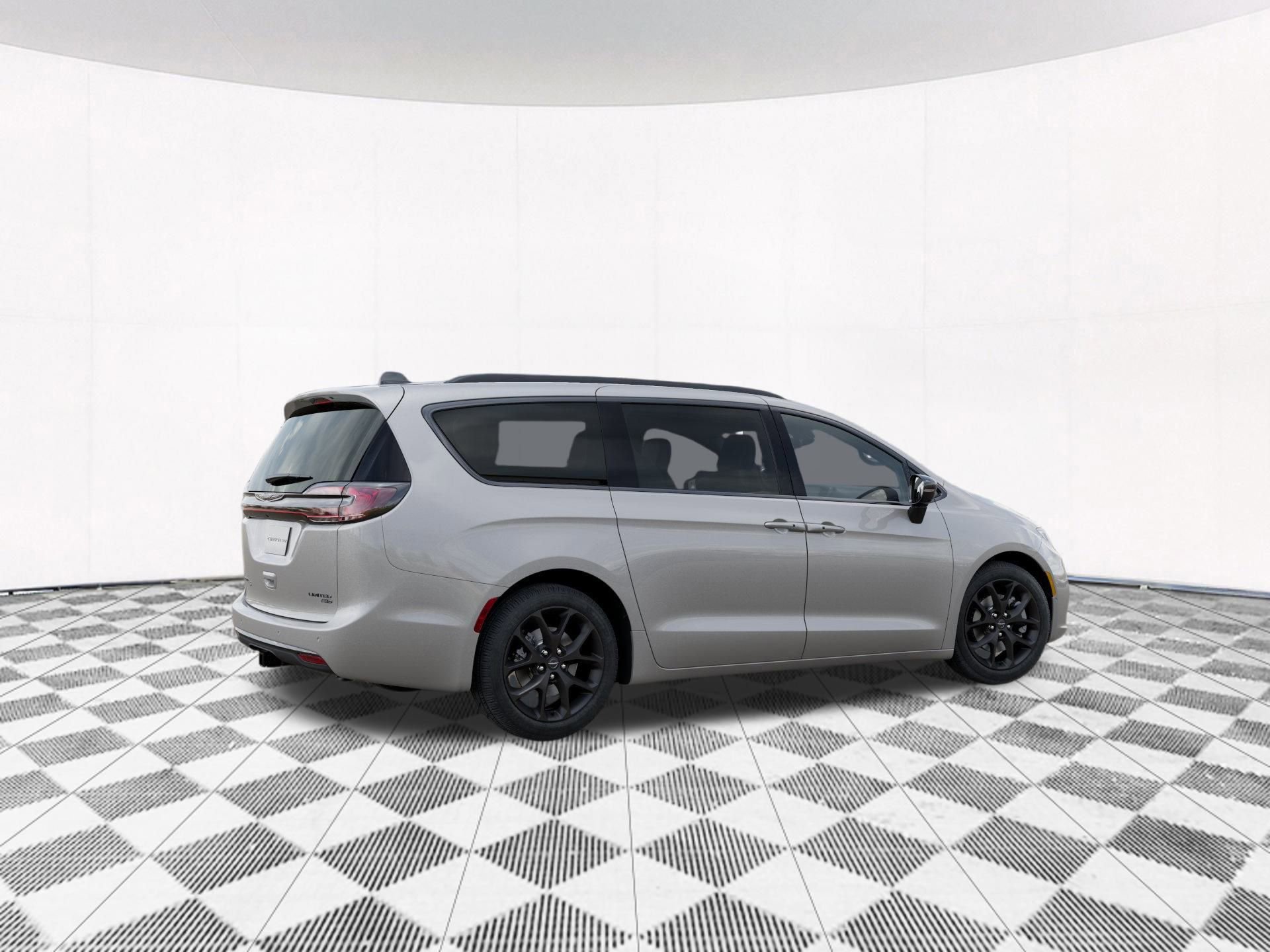 New 2026 Chrysler Pacifica Limited image 5