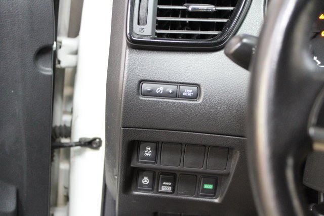 Used 2018 Nissan Rogue Sport AWD image 15