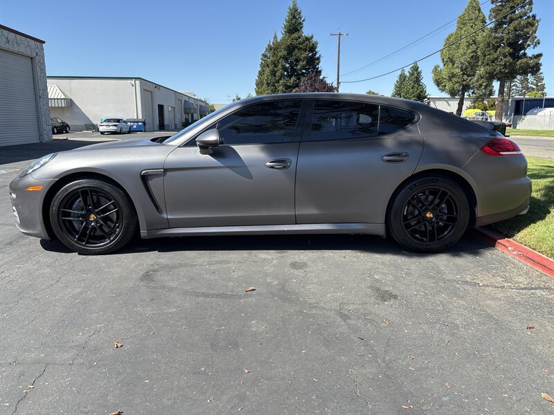 Used 2014 Porsche Panamera 4 AWD/4WD image 8
