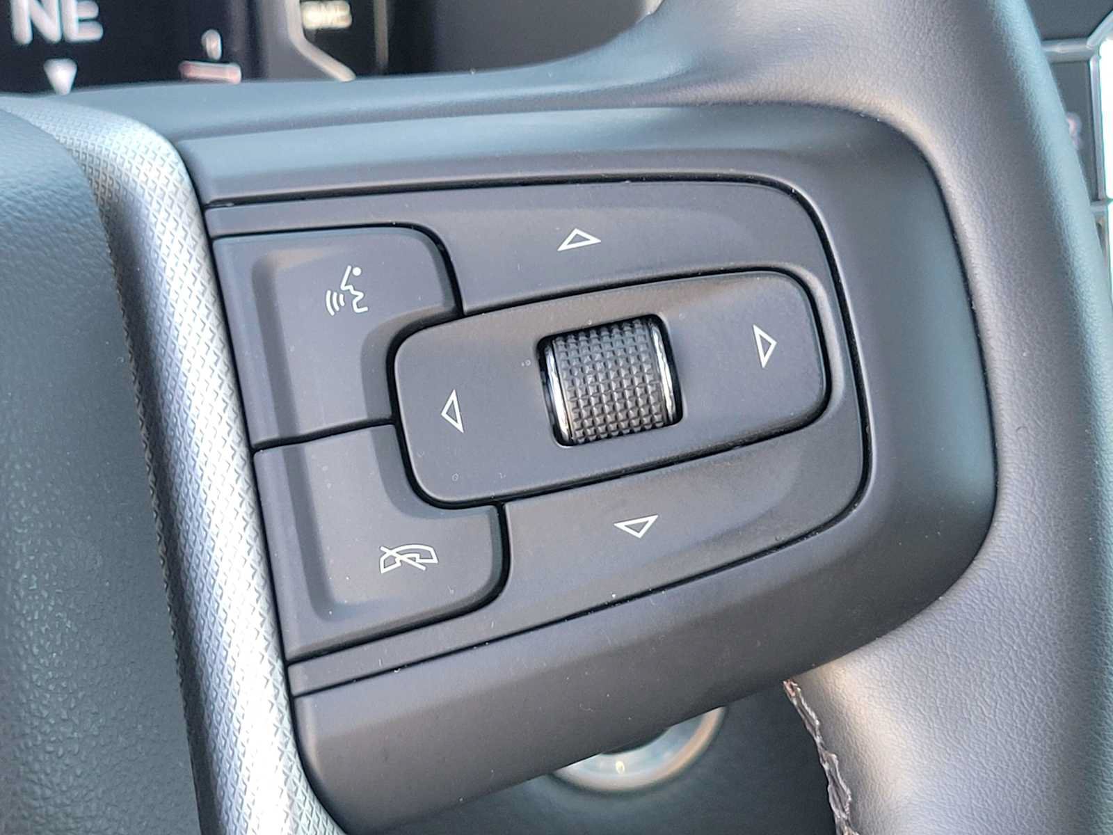 Used 2024 GMC Yukon XL Denali AWD/4WD image 34