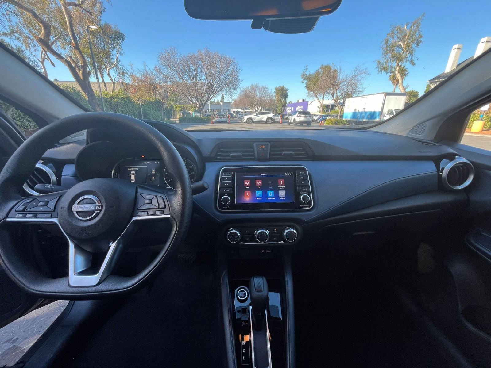 Used 2025 Nissan Versa SV image 31