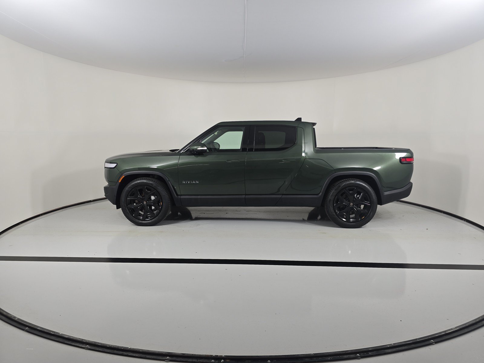 Used 2023 Rivian R1T Adventure AWD/4WD image 2