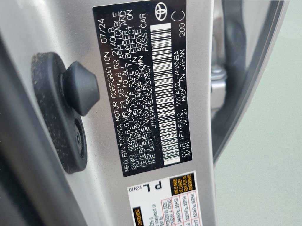 Certified 2025 Toyota Corolla SE image 29