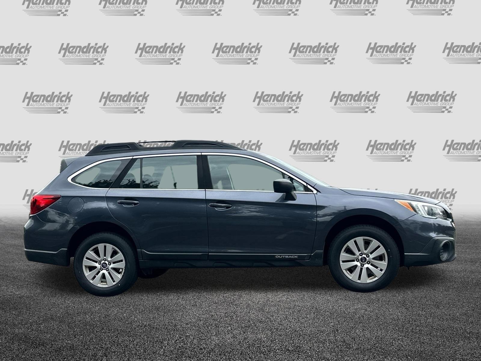 Used 2017 Subaru Outback 2.5i AWD/4WD image 3