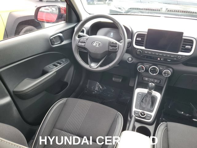 Certified 2025 Hyundai Venue Limited FWD image 22