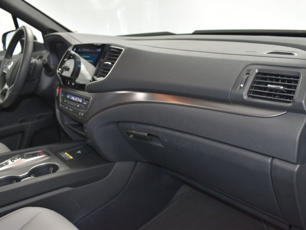 Used 2025 Honda Passport EX-L image 24