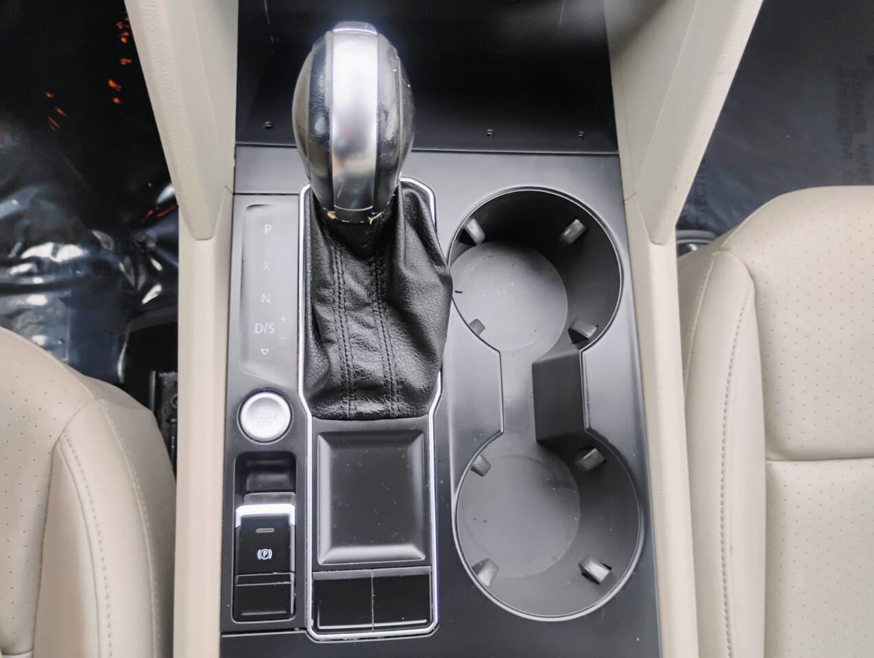 Used 2018 Volkswagen Atlas SE FWD image 23
