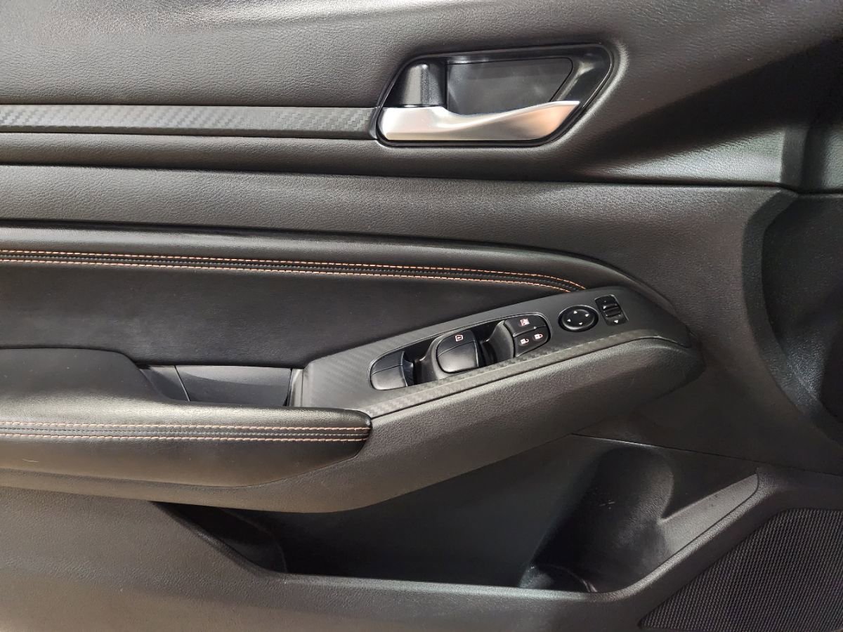 Used 2019 Nissan Altima 2.5 SR FWD image 43