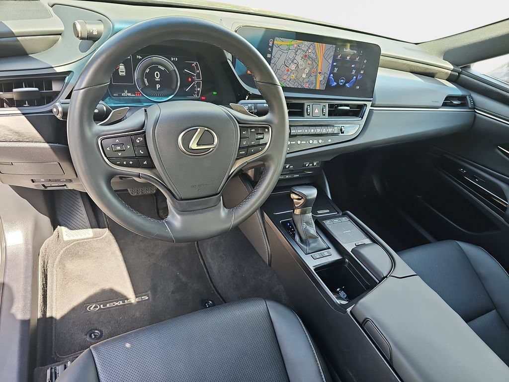 Certified 2022 Lexus ES 300h w/ Premium Package FWD image 15