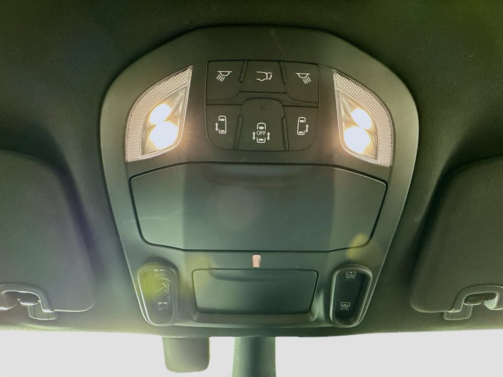 Used 2022 Chrysler Pacifica Limited w/ S Appearance Package FWD image 21