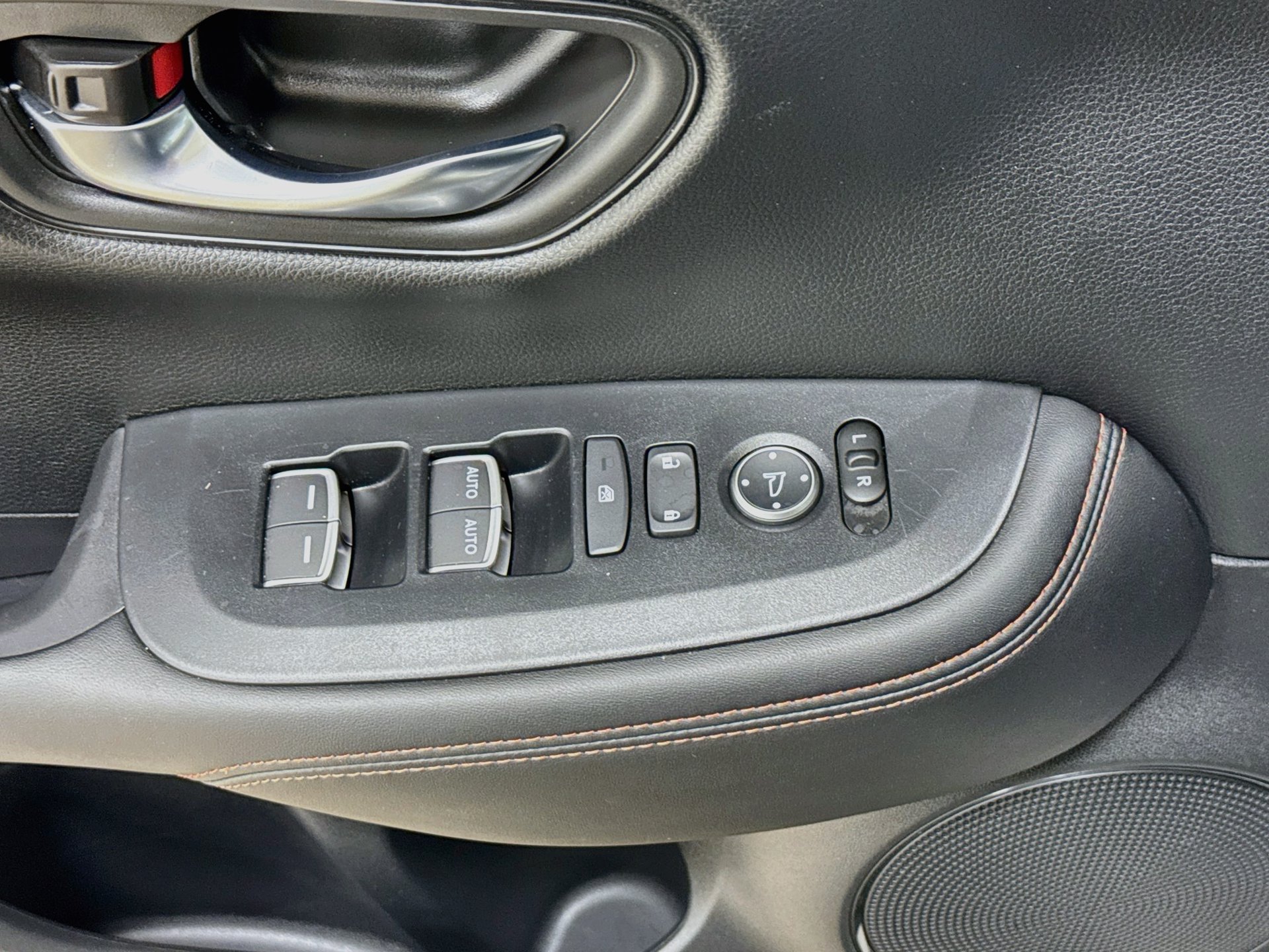 Used 2024 Honda HR-V Sport image 17