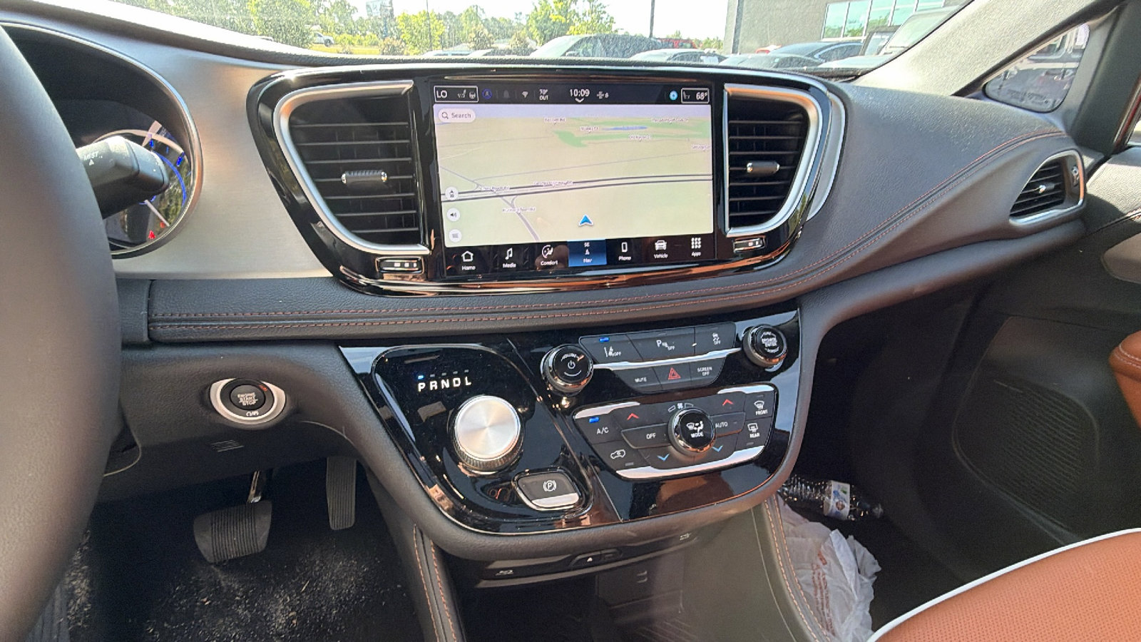 Used 2026 Chrysler Pacifica Pinnacle FWD image 35