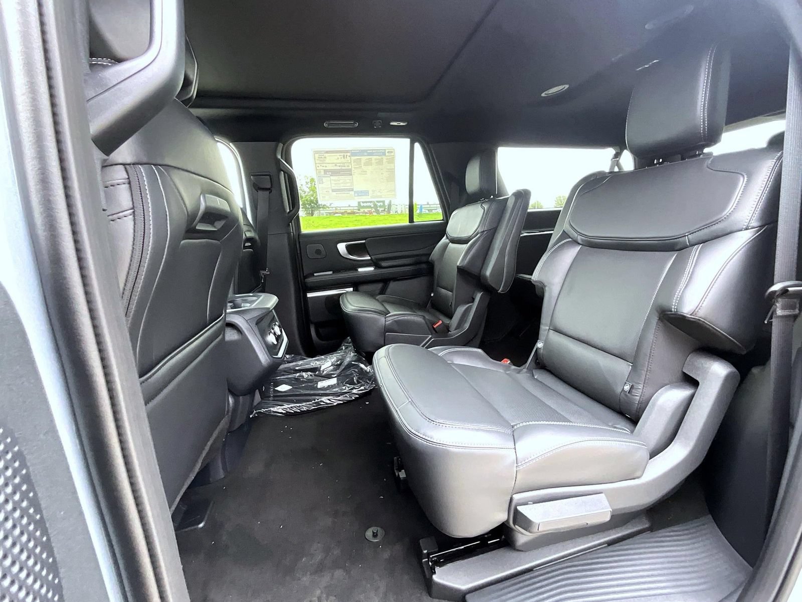 New 2027 Ford Expedition Max Platinum w/ Stealth Appearance Package AWD/4WD image 14