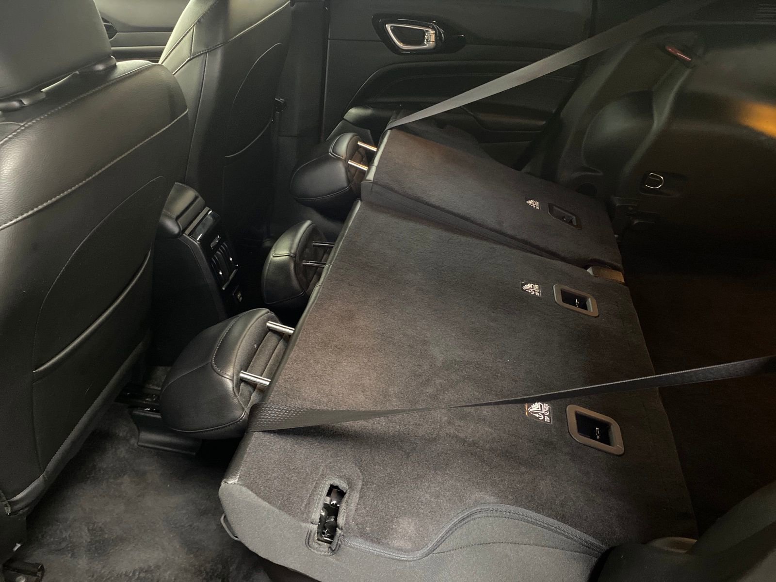 Used 2023 Jeep Compass Limited image 29