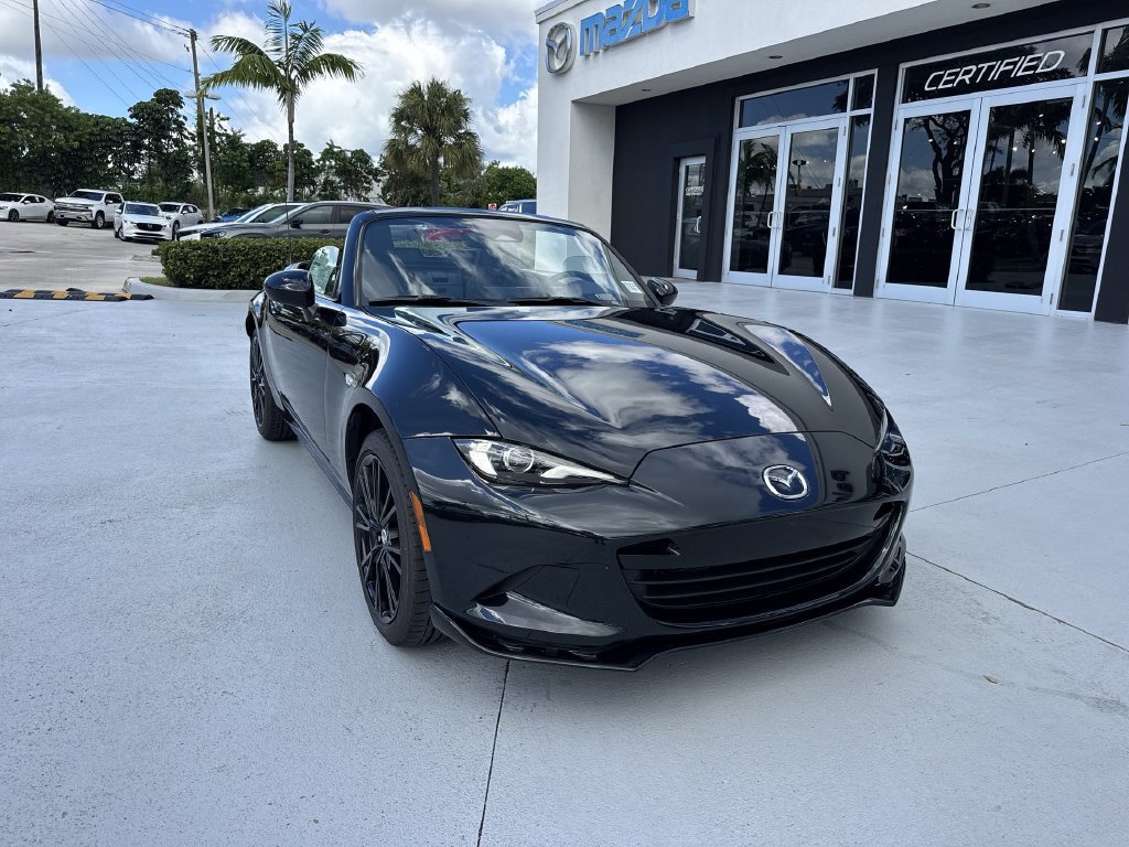 New 2026 MAZDA MX-5 Miata Club w/ Interior Package RWD image 7