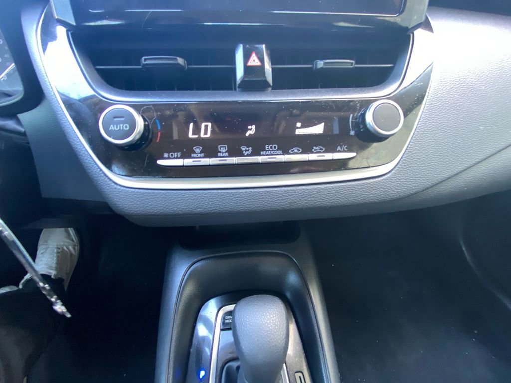 Used 2025 Toyota Corolla LE FWD image 14