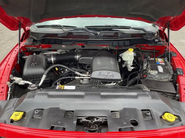 Used 2015 RAM 1500 Express RWD image 23