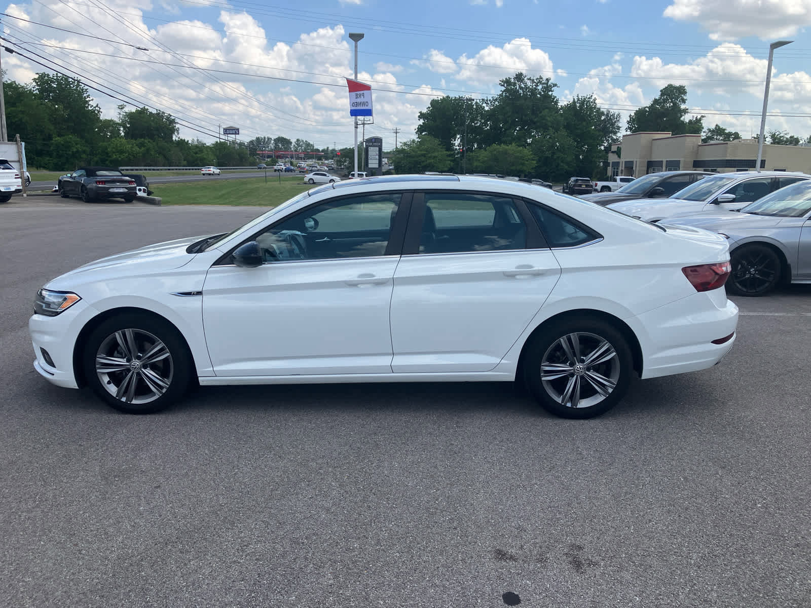Used 2021 Volkswagen Jetta R-Line FWD image 4