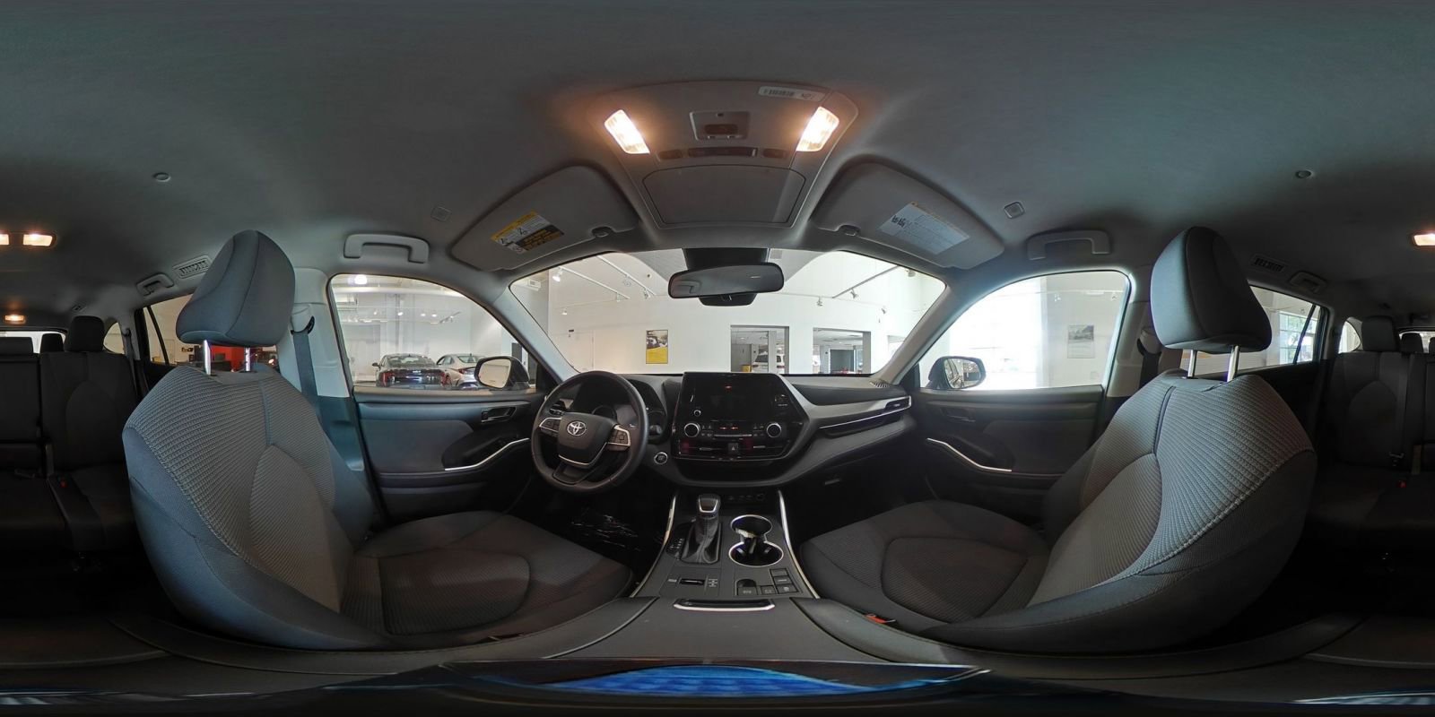 Used 2025 Toyota Highlander LE FWD image 44