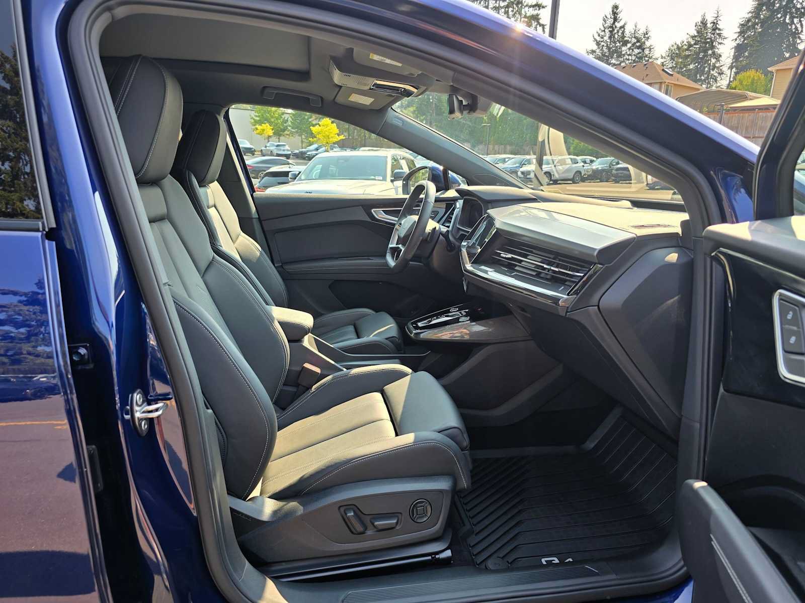 Used 2023 Audi Q4 e-tron Prestige AWD/4WD image 11