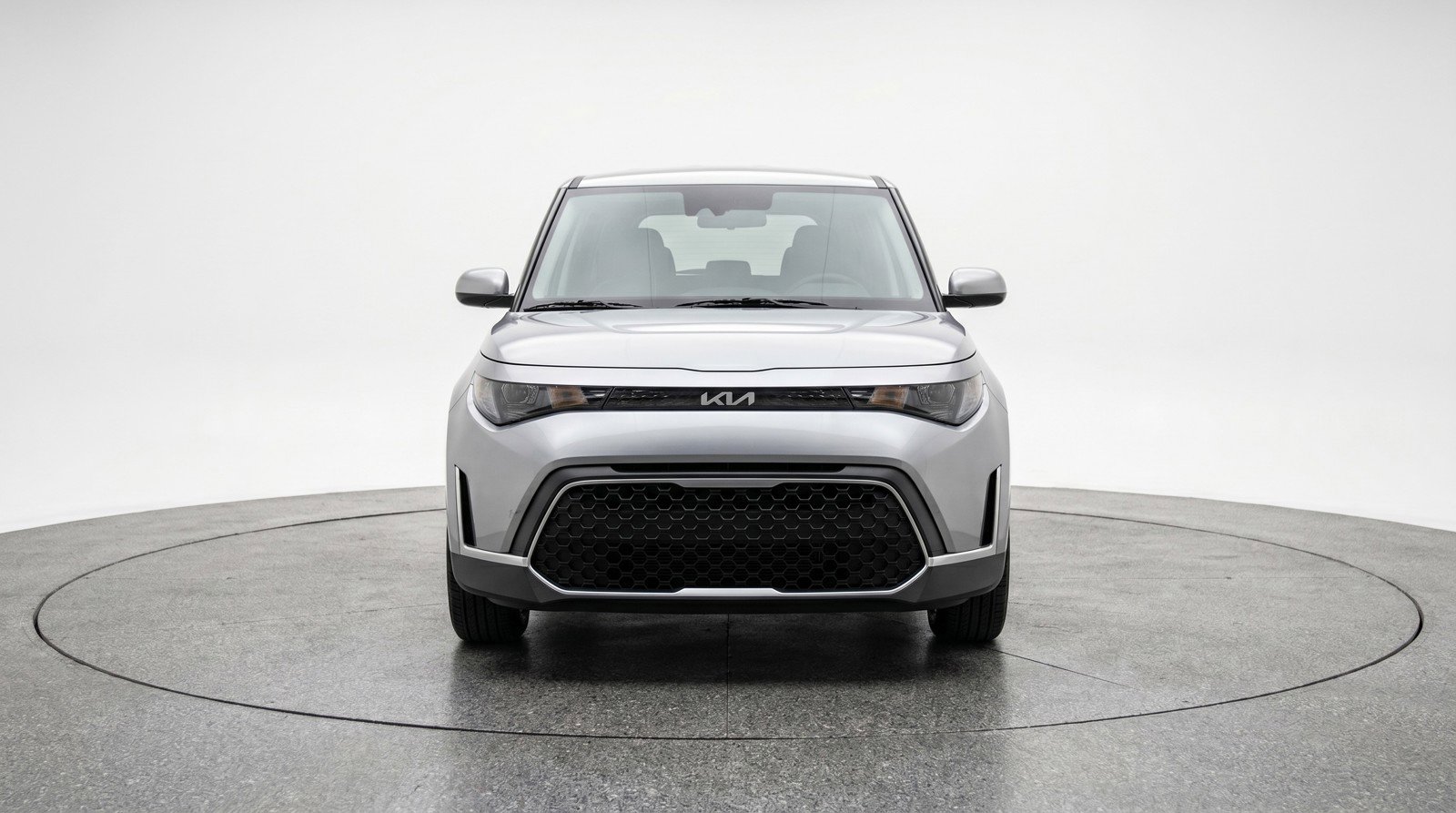 Used 2025 Kia Soul LX w/ LX Technology Package FWD image 2