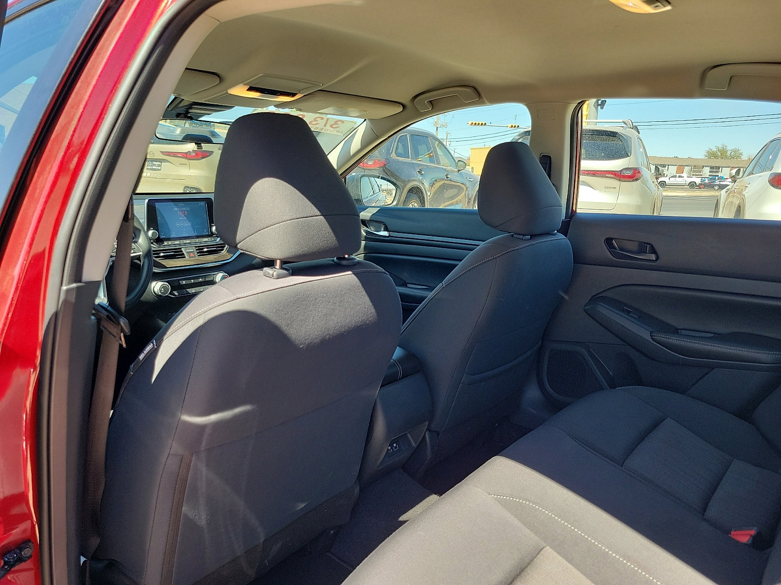 Used 2024 Nissan Altima 2.5 SV image 12