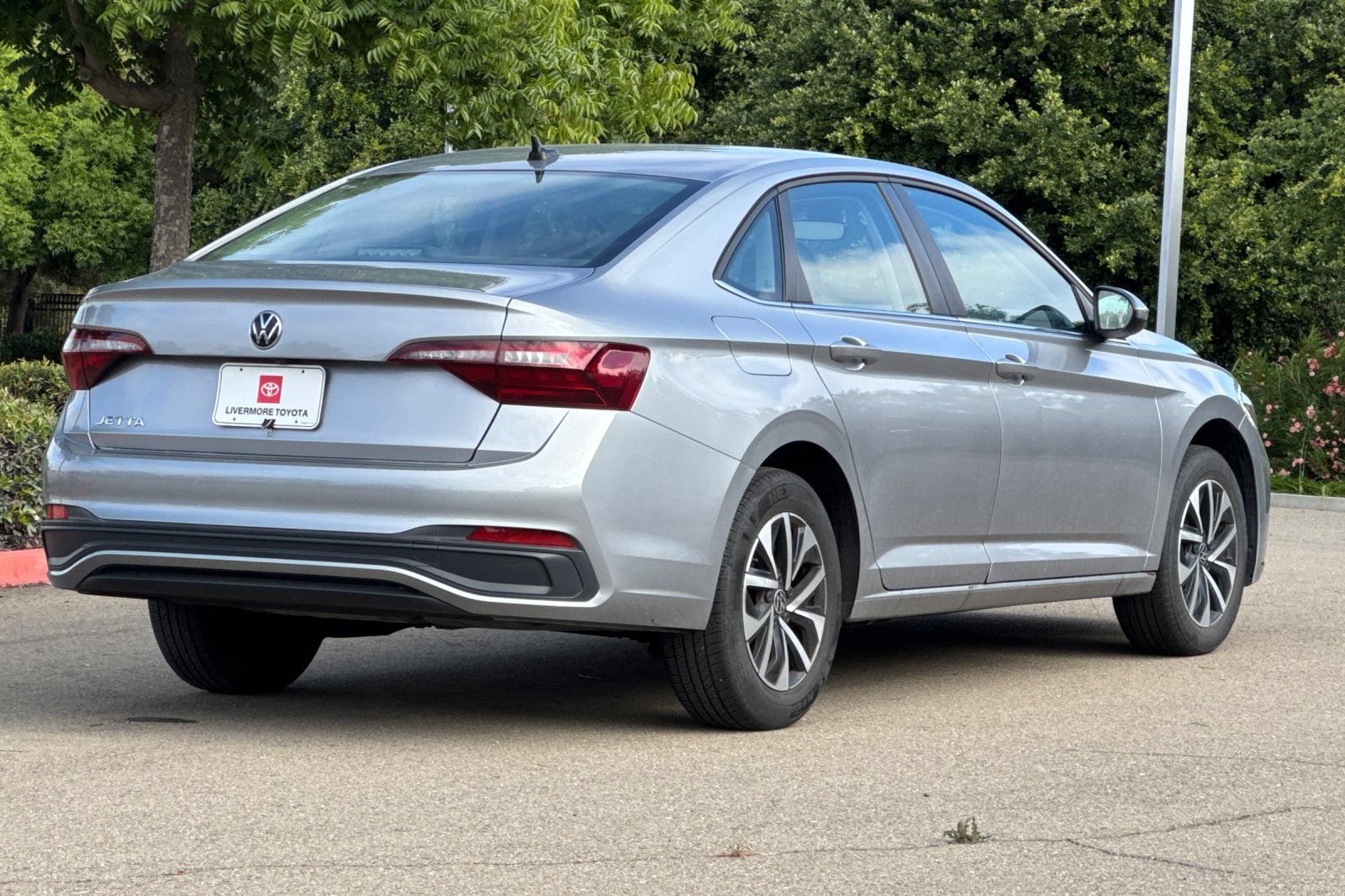 Used 2024 Volkswagen Jetta S FWD image 4