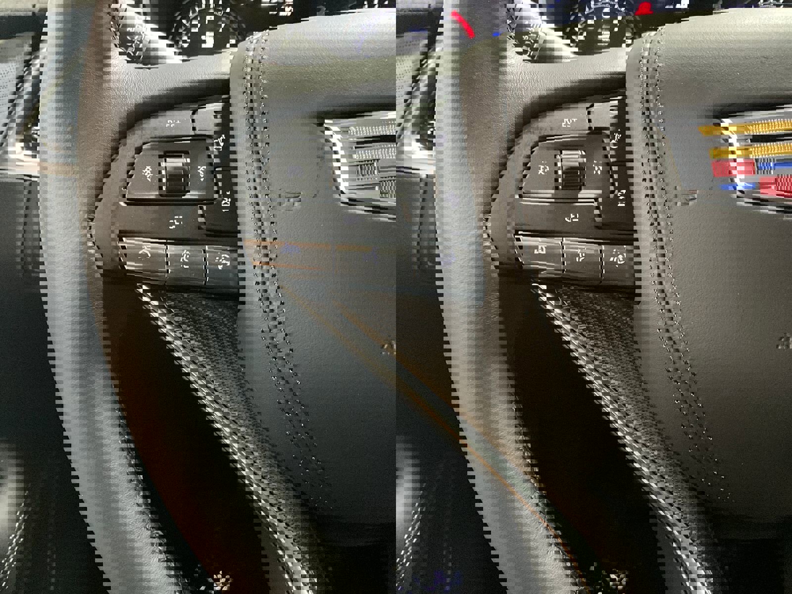 Used 2025 Cadillac XT6 Premium Luxury w/ Platinum Package AWD/4WD image 17