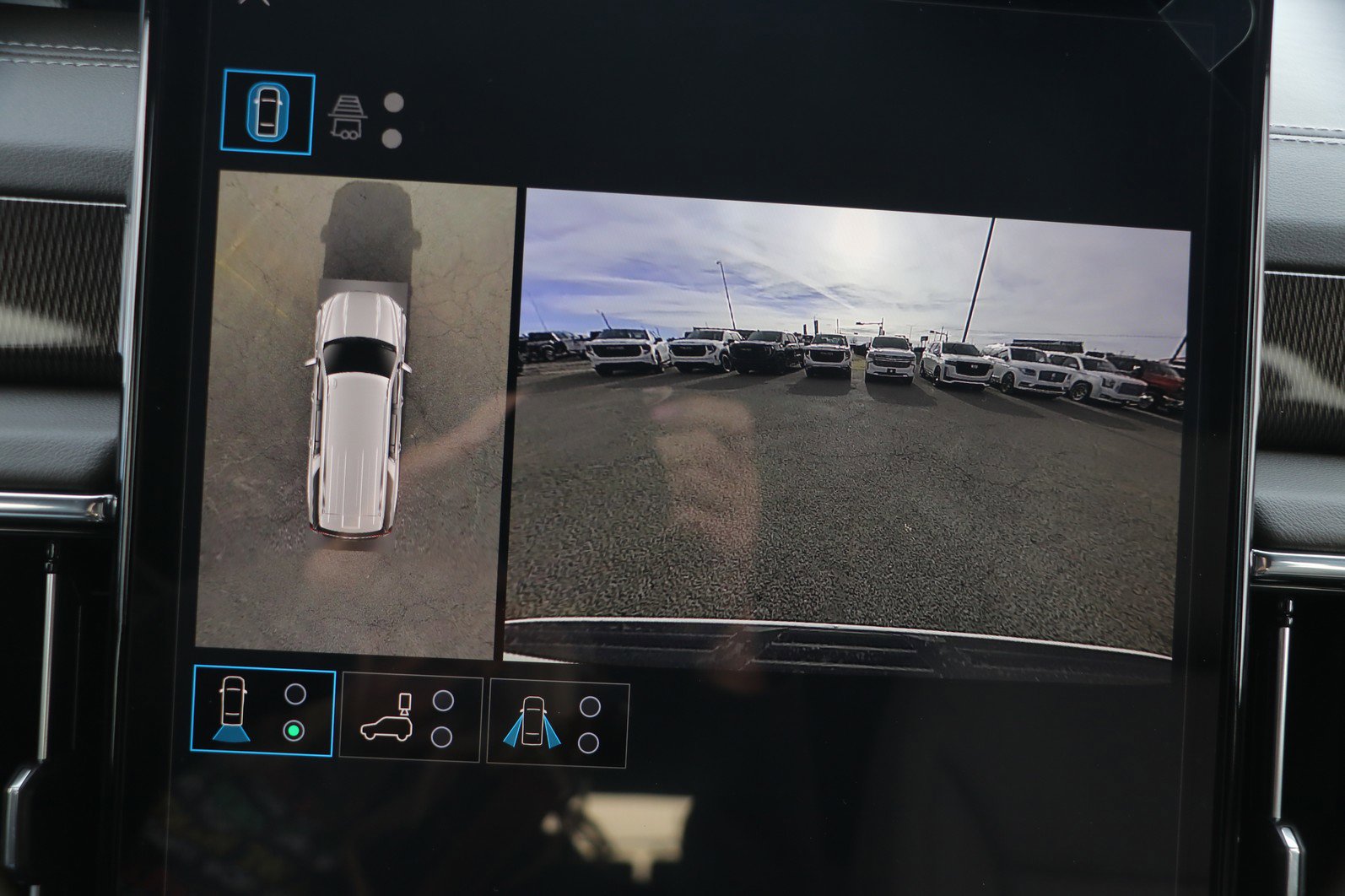 New 2026 GMC Yukon XL Elevation image 21