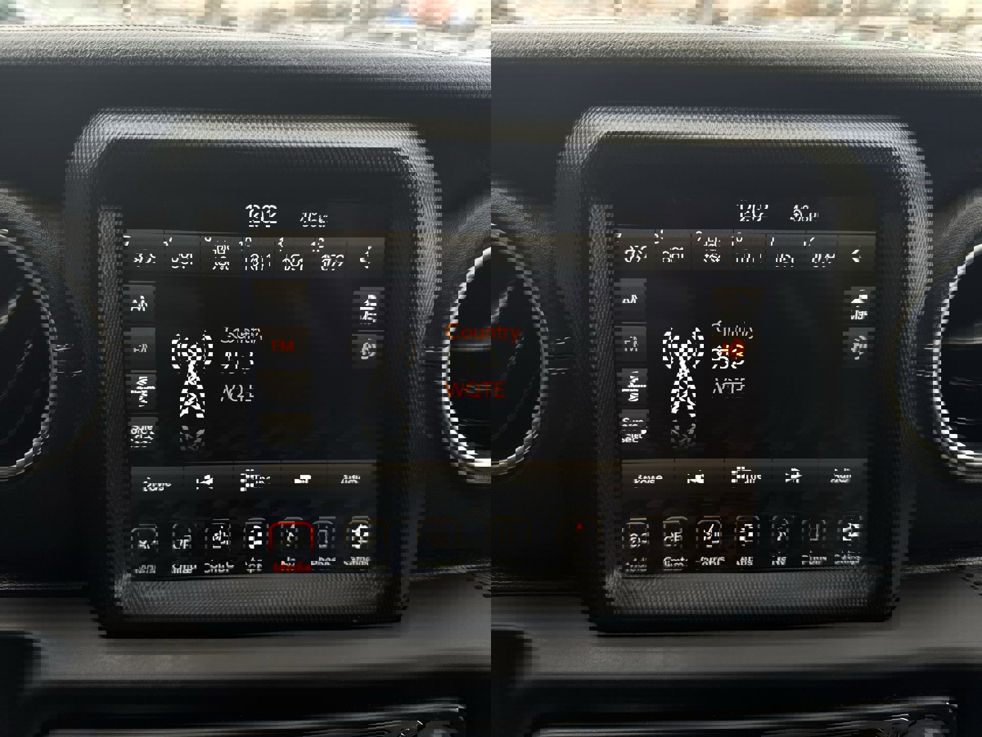 Used 2021 Jeep Wrangler Unlimited Sahara w/ Cold Weather Group image 13