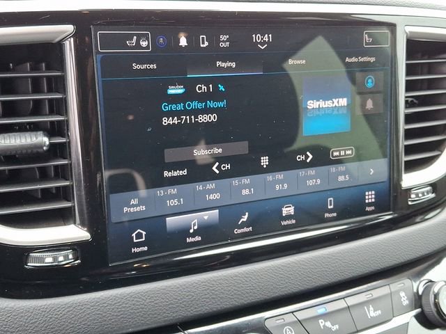 Used 2024 Chrysler Pacifica Touring-L image 12