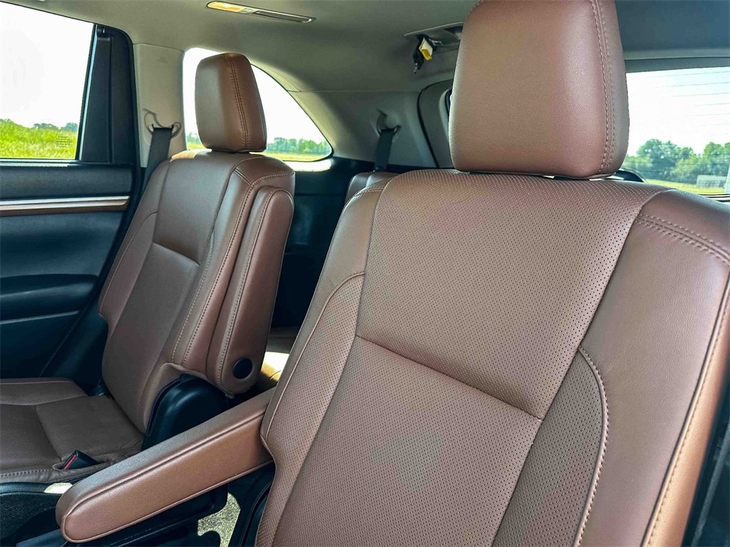 Used 2018 Toyota Highlander Limited Platinum image 19