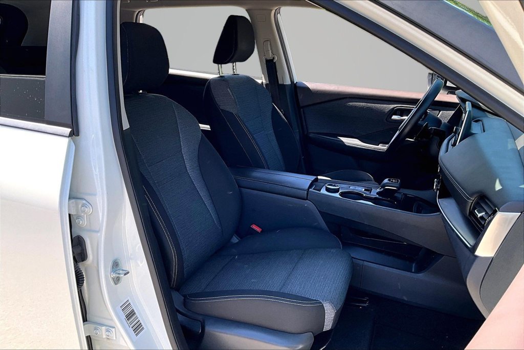Used 2023 Nissan Rogue SV AWD/4WD image 28