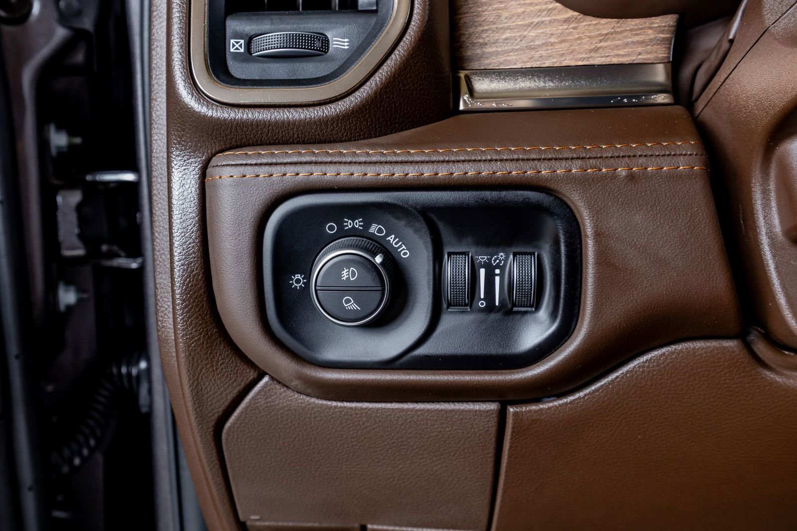 Used 2026 RAM 3500 Longhorn image 23