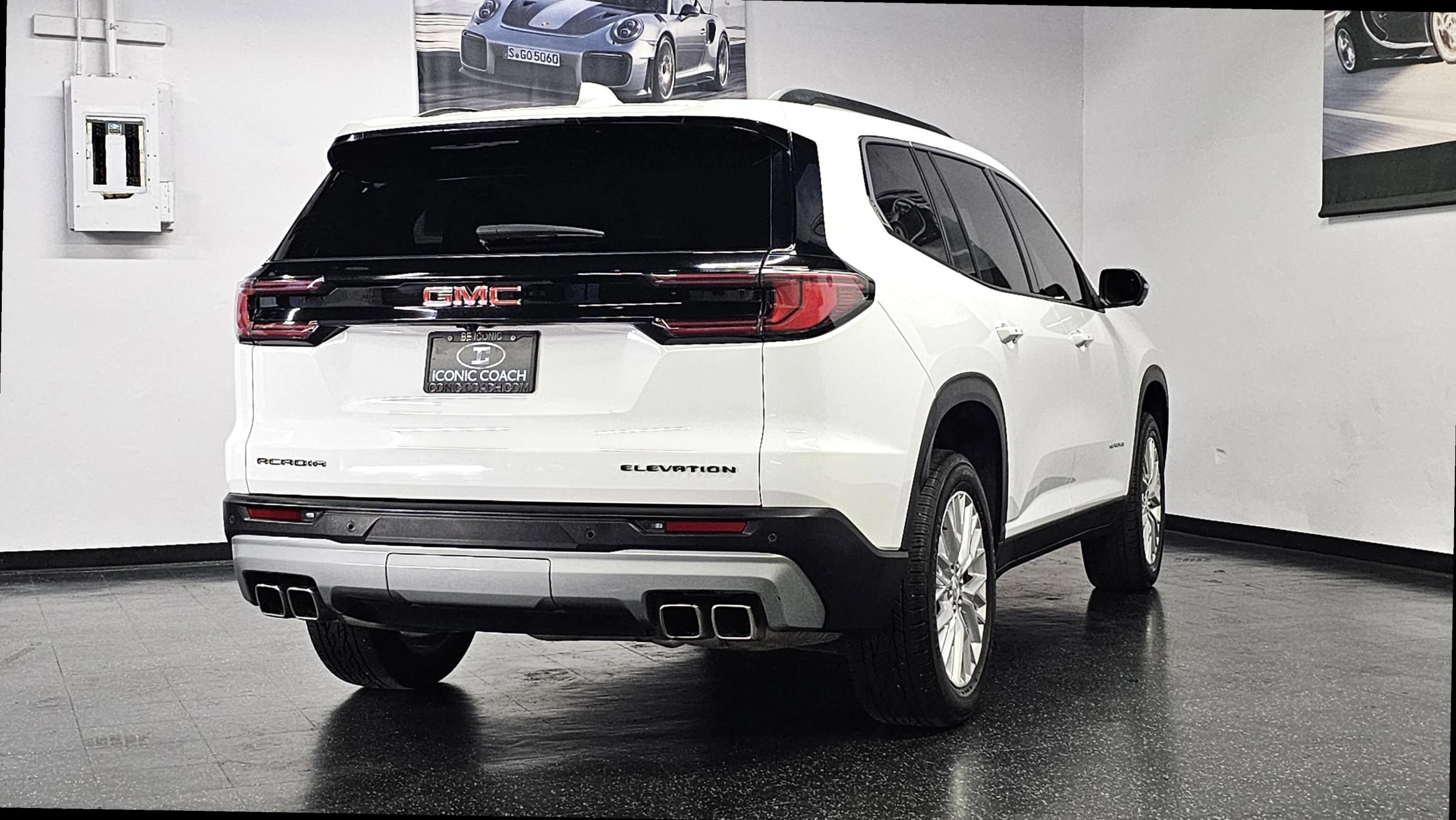Used 2024 GMC Acadia Elevation FWD image 32