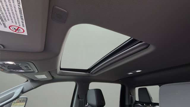 Used 2022 Chevrolet Silverado 2500 LTZ w/ LTZ Plus Package image 19