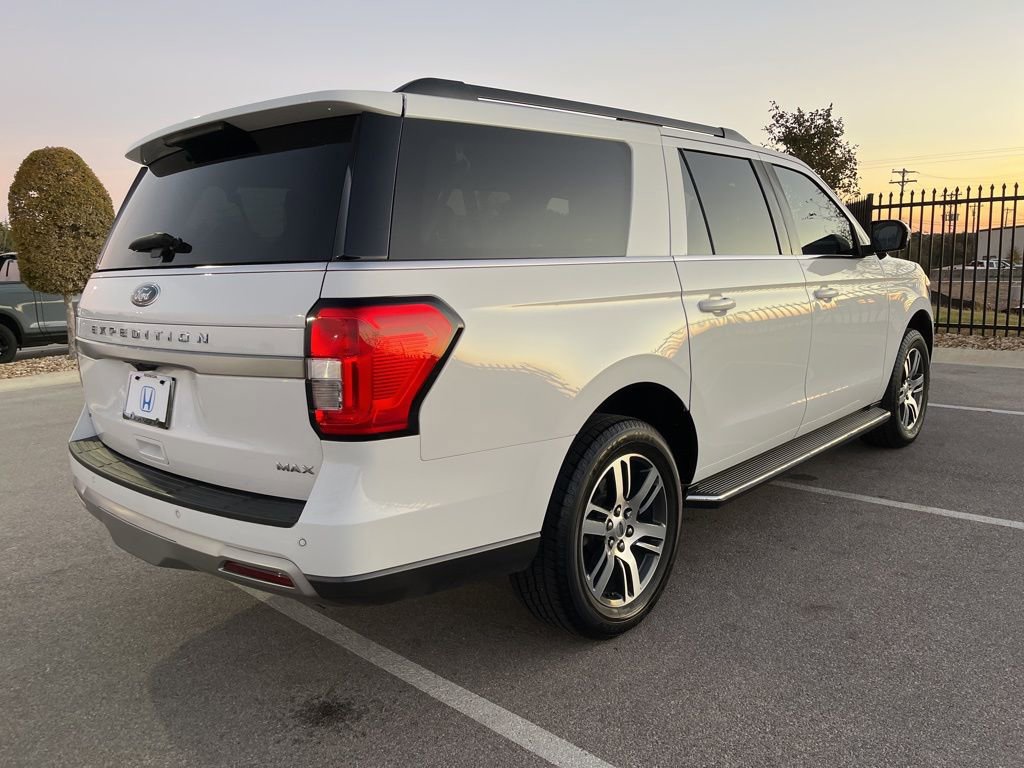 Used 2023 Ford Expedition Max XLT image 4