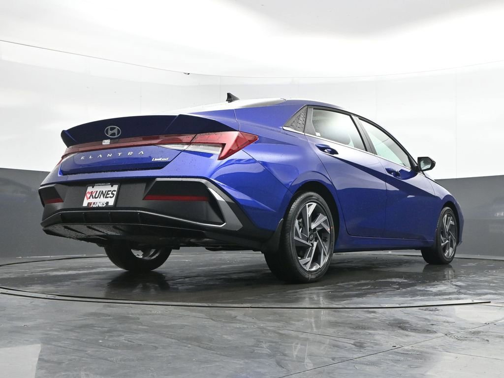 New 2026 Hyundai Elantra Limited image 44