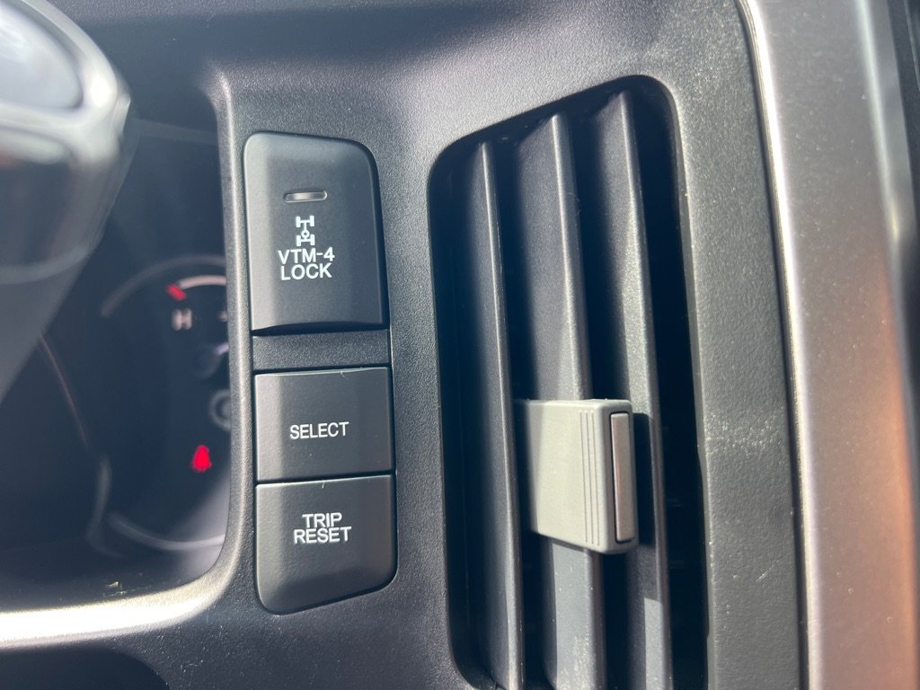Used 2014 Honda Ridgeline Sport image 32