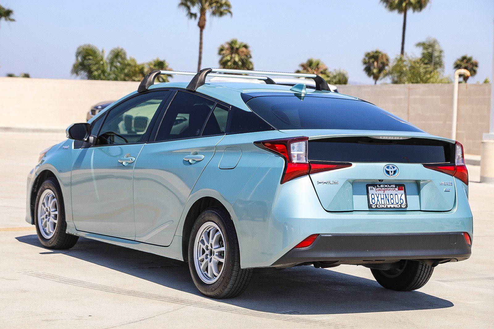 Used 2021 Toyota Prius L Eco FWD image 5