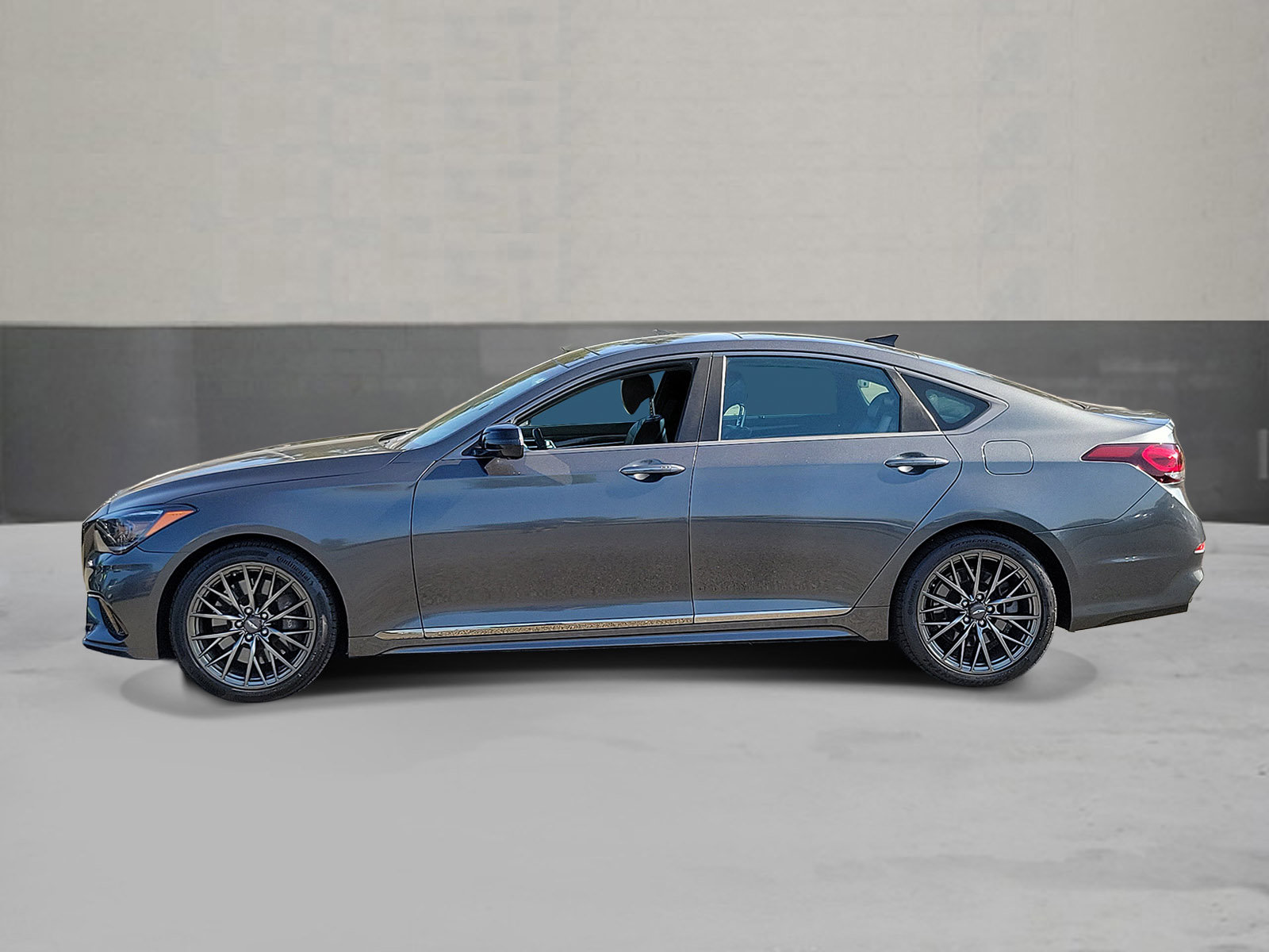 Used 2019 Genesis G80 3.3T Sport RWD image 3