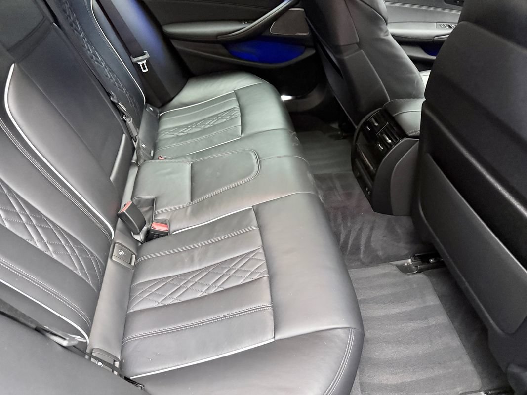 Used 2021 BMW M550i xDrive w/ Premium Package AWD/4WD image 14