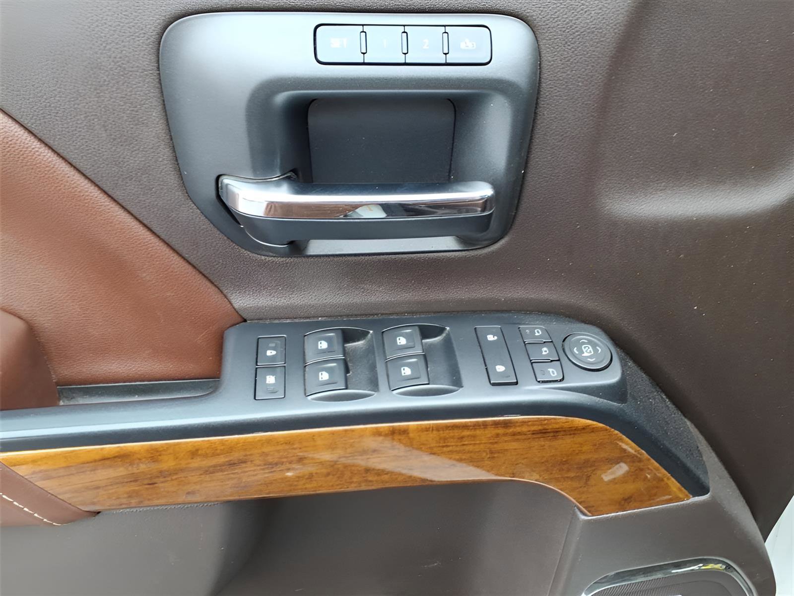 Used 2016 Chevrolet Silverado 1500 High Country image 17