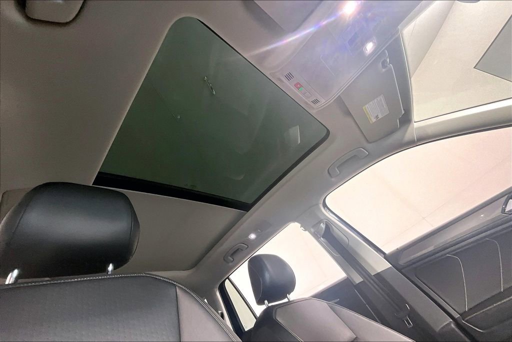 Used 2022 Volkswagen Tiguan SE image 22