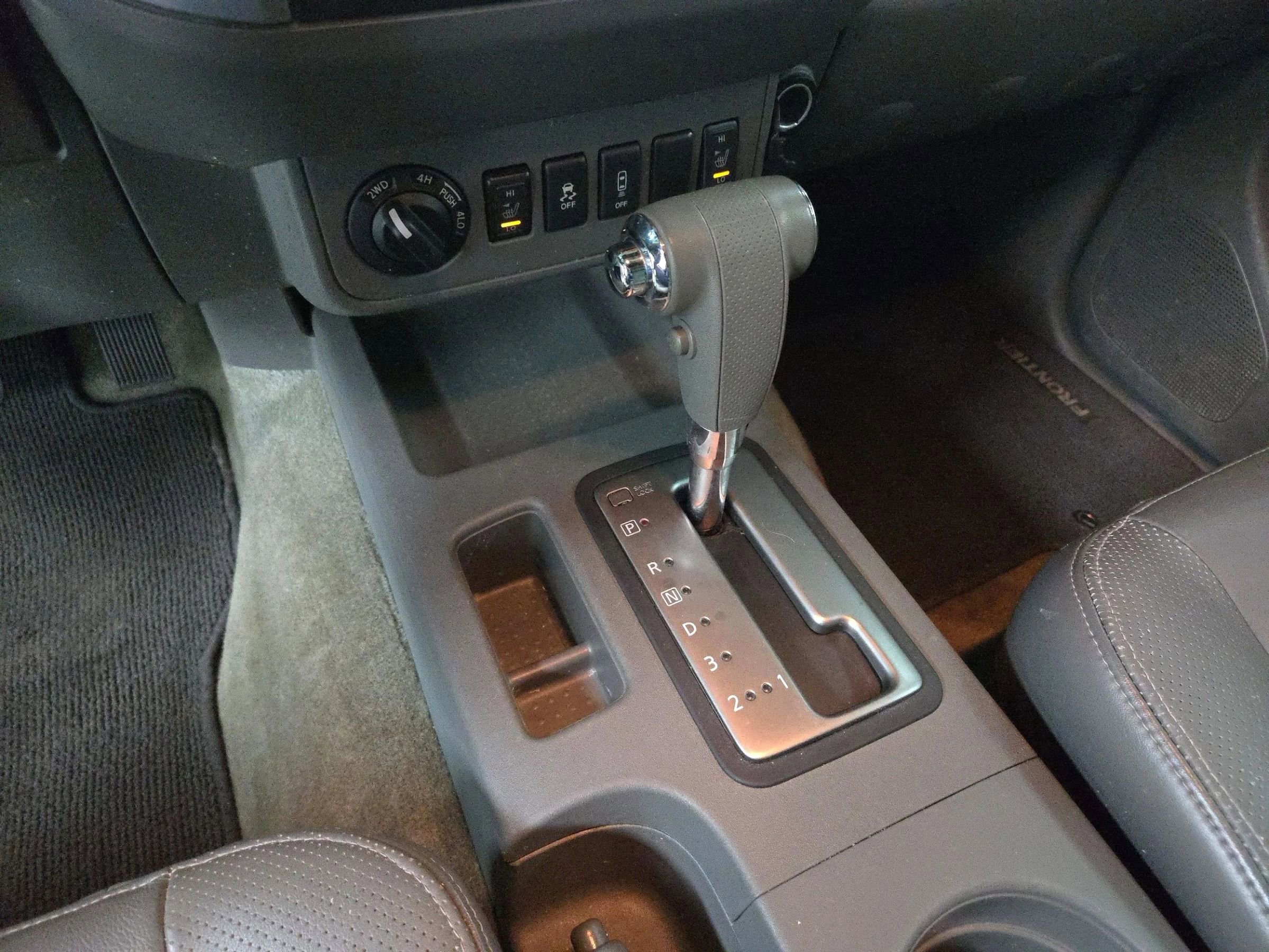 Used 2015 Nissan Frontier SL w/ Moonroof Package image 16