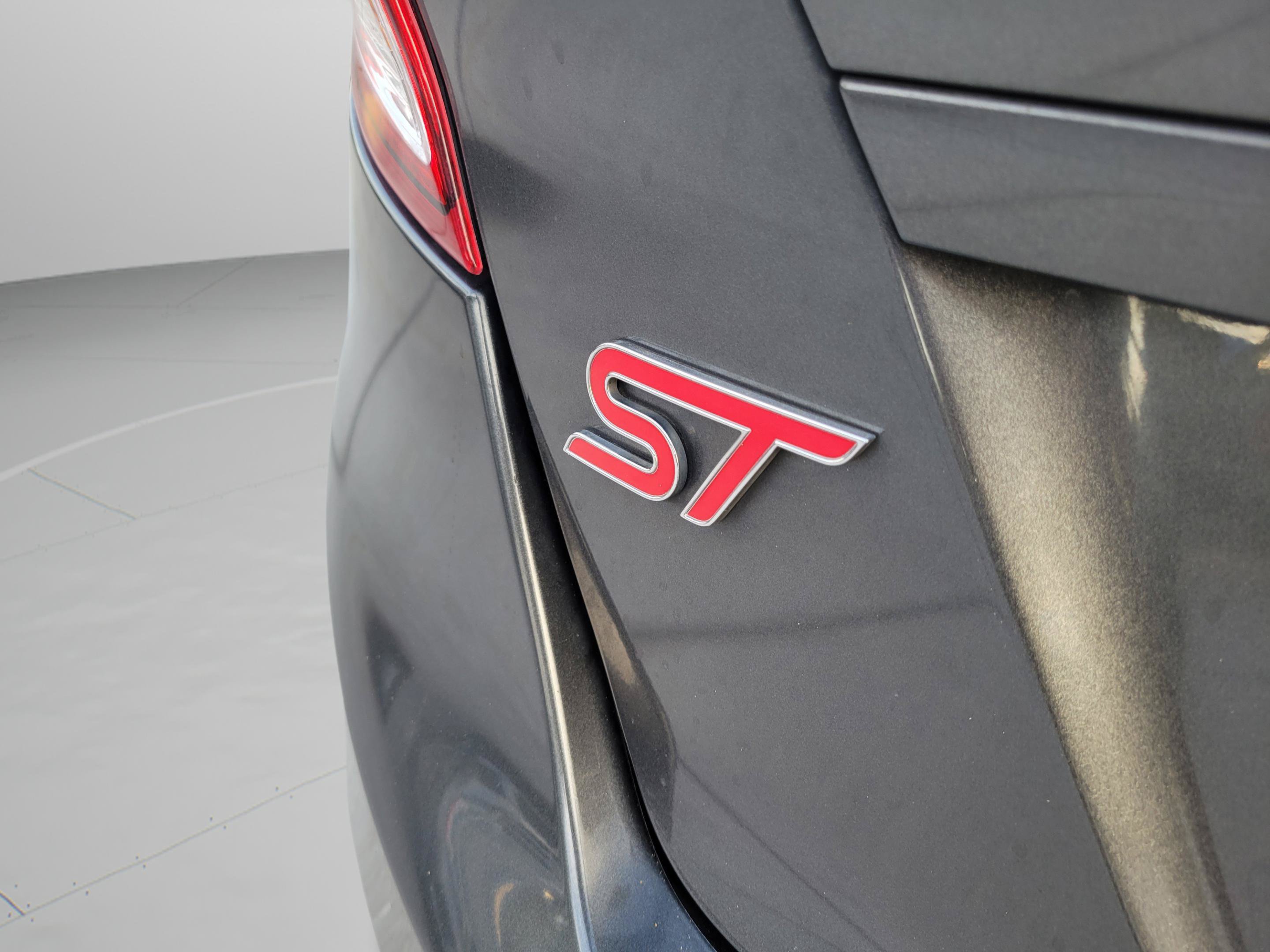 Used 2019 Ford Fiesta ST FWD image 29