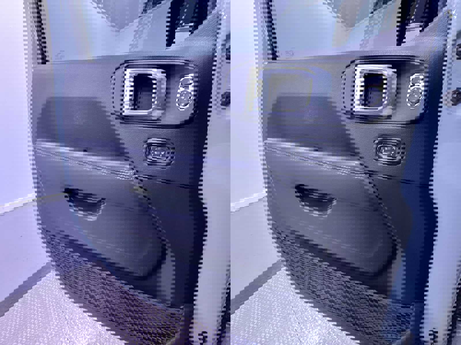 Used 2023 Jeep Wrangler Sahara w/ Cold Weather Group image 32