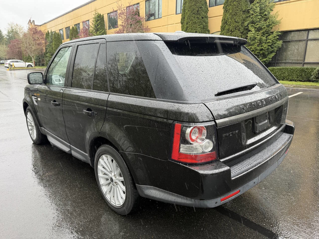 Used 2012 Land Rover Range Rover Sport HSE AWD/4WD image 9