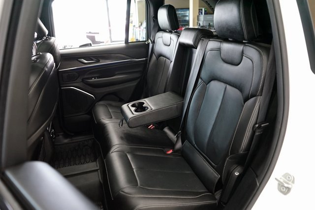 Used 2023 Jeep Grand Cherokee Overland image 48